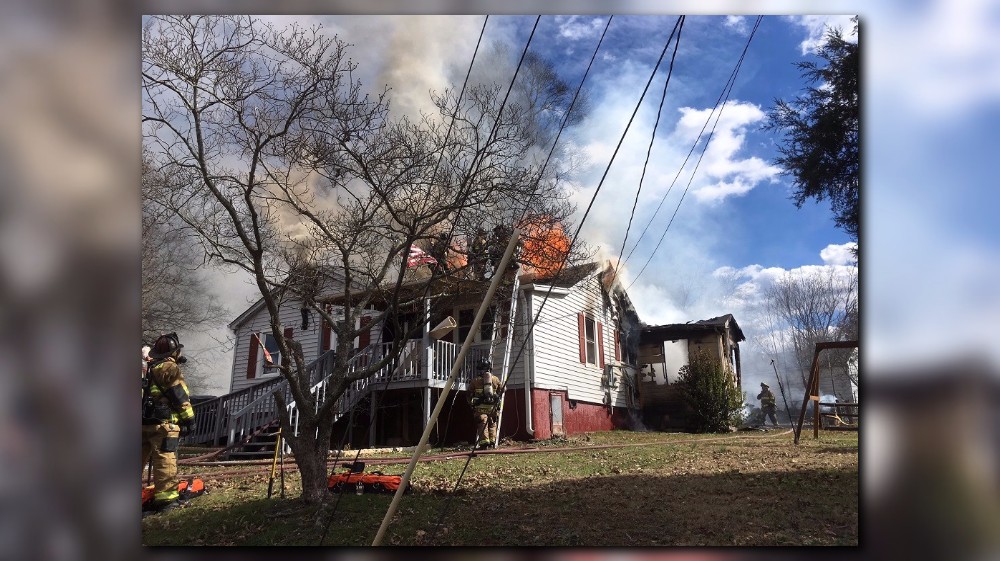 Gastonia FD Battles Structure Fire | Wcnc.com